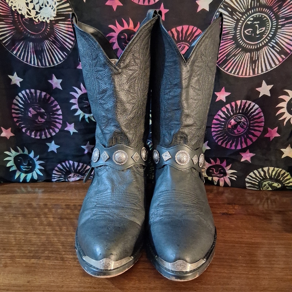 Dingo Suiter Black Leather Boots Chain Concho Collar Metal Tip Size 11 EW Mens - Picture 2 of 13
